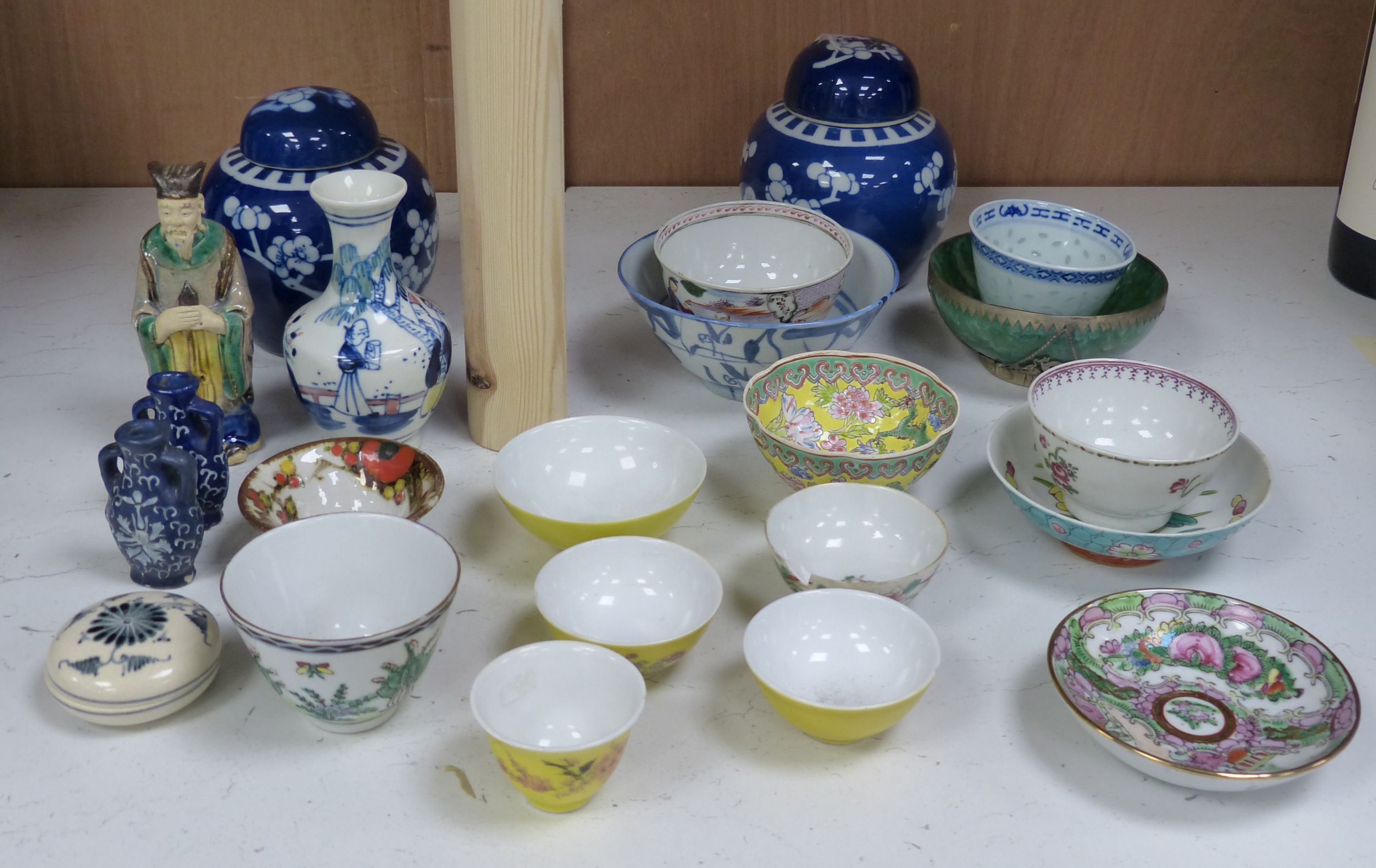 A quantity of mixed Chinese porcelain etc